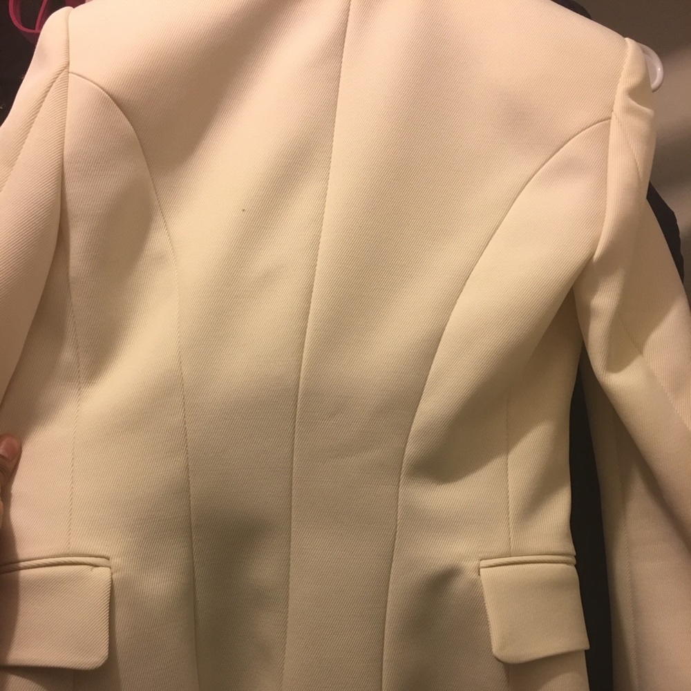 Balmain blazer ( more pics for a posher)